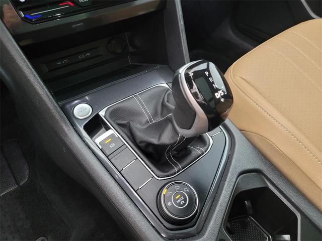 Photo of 2023 Opal White Pearl Effect Volkswagen Tiguan