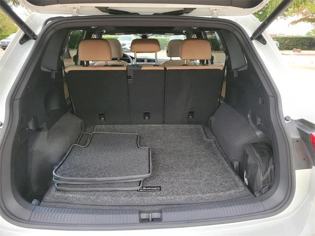 Photo of 2023 Opal White Pearl Effect Volkswagen Tiguan