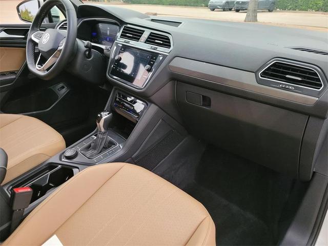 Photo of 2023 Opal White Pearl Effect Volkswagen Tiguan