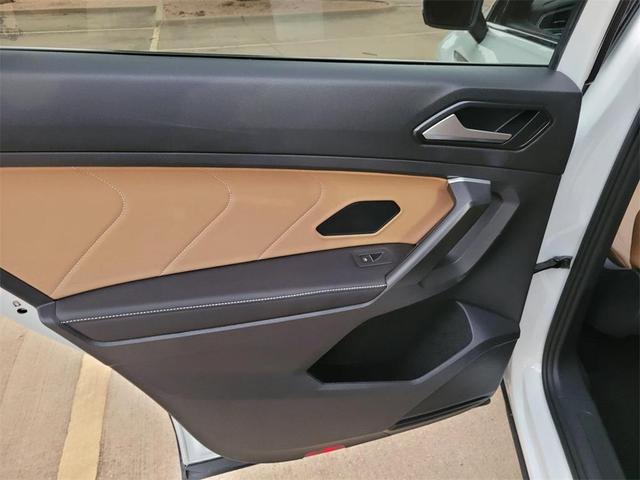 Photo of 2023 Opal White Pearl Effect Volkswagen Tiguan