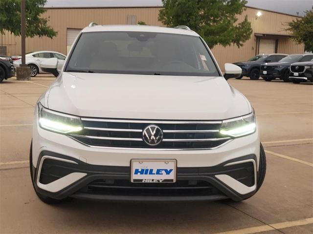 Photo of 2023 Opal White Pearl Effect Volkswagen Tiguan