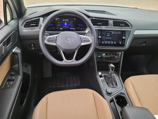 Photo of 2023 Opal White Pearl Effect Volkswagen Tiguan