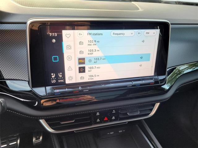 Photo of 2025 Mountain  Lake Blue Volkswagen Atlas Cross Sport