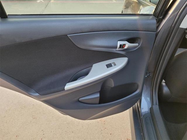 Photo of 2012 Gray Toyota Corolla