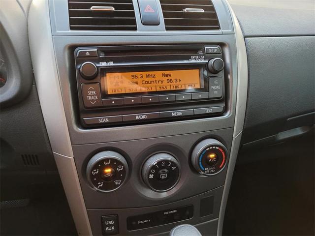Photo of 2012 Gray Toyota Corolla
