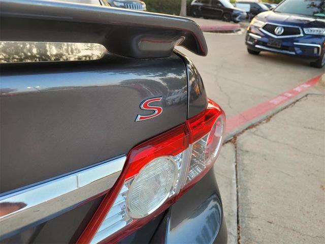 Photo of 2012 Gray Toyota Corolla