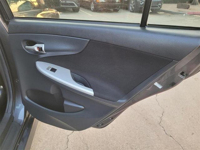 Photo of 2012 Gray Toyota Corolla