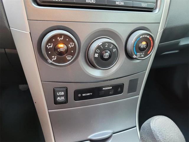 Photo of 2012 Gray Toyota Corolla