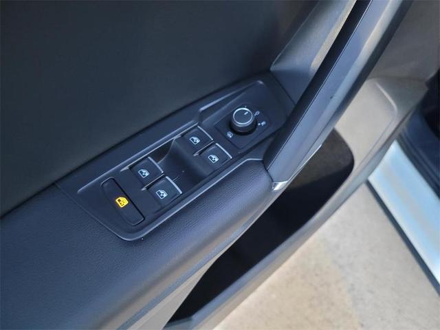 Photo of 2020 Pure White Volkswagen Tiguan
