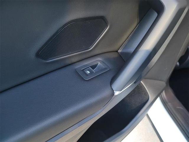 Photo of 2020 Pure White Volkswagen Tiguan