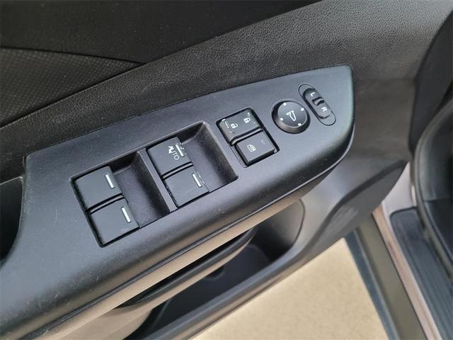Photo of 2016 Gray Honda CR-V