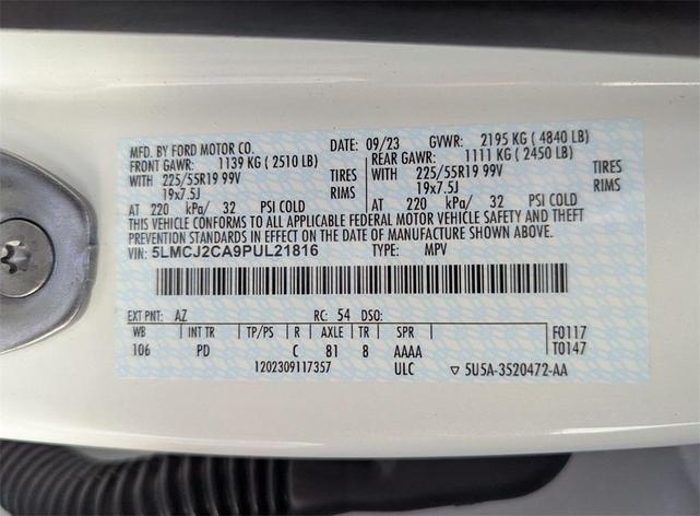Photo of 2023 Pristine White Metallic Tri-Coat Lincoln Corsair