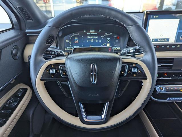 Photo of 2023 Pristine White Metallic Tri-Coat Lincoln Corsair