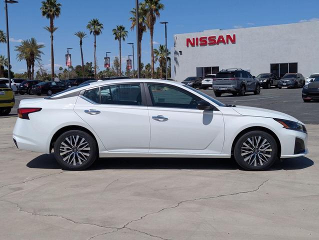 Photo of 2025 Glacier White Nissan Altima