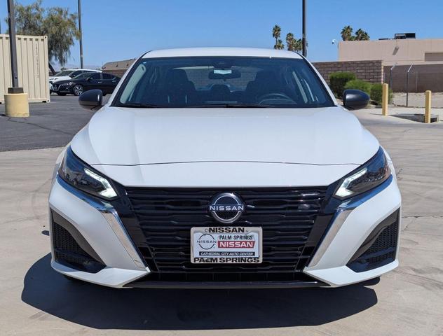Photo of 2025 Glacier White Nissan Altima