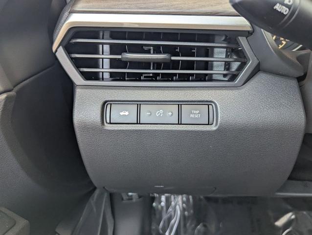 Photo of 2025 Glacier White Nissan Altima