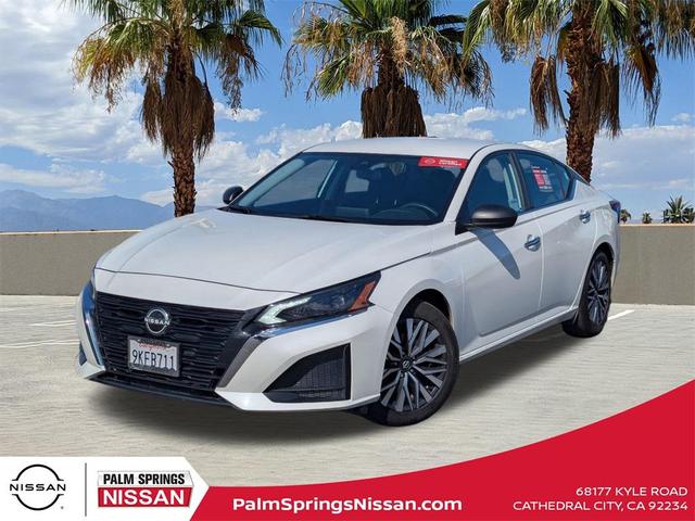 Photo of 2024 Pearl White Tricoat Nissan Altima