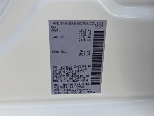 Photo of 2024 Pearl White Tricoat Nissan Altima