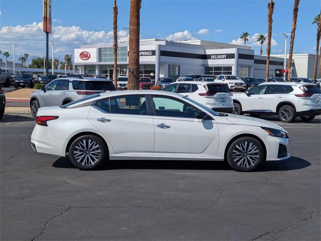 Photo of 2024 Pearl White Tricoat Nissan Altima