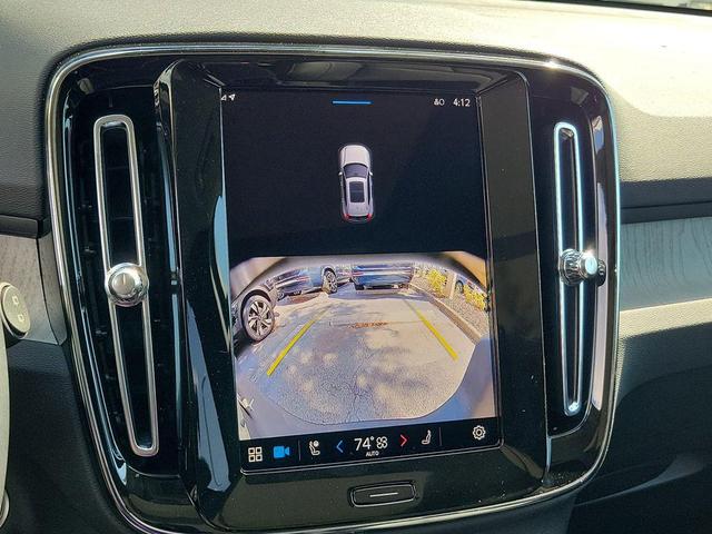 Photo of 2025 Crystal White Pearl Volvo XC40