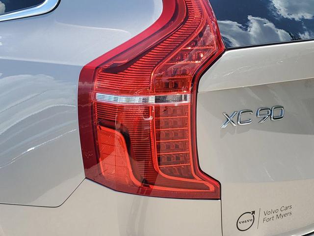 Photo of 2024 Bright Dusk Metallic Volvo XC90
