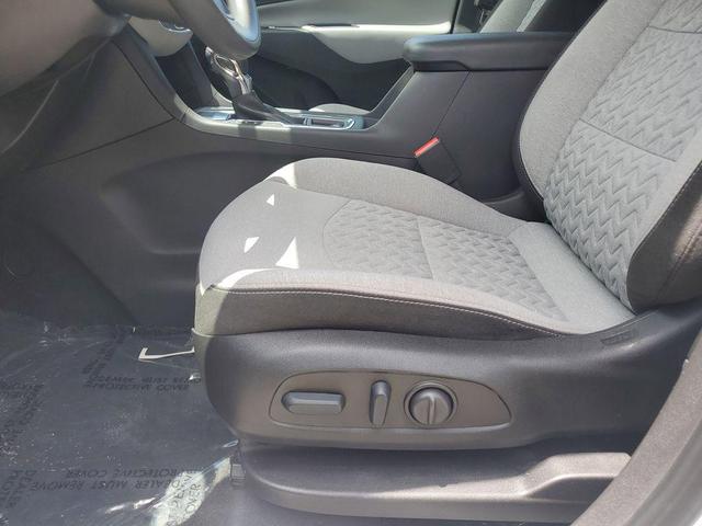 Photo of 2023 Summit White Chevrolet Equinox