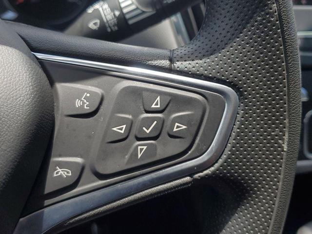 Photo of 2023 Summit White Chevrolet Equinox