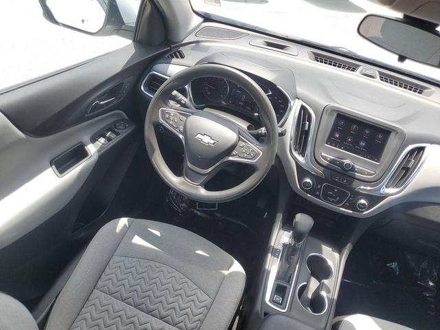 Photo of 2023 Summit White Chevrolet Equinox