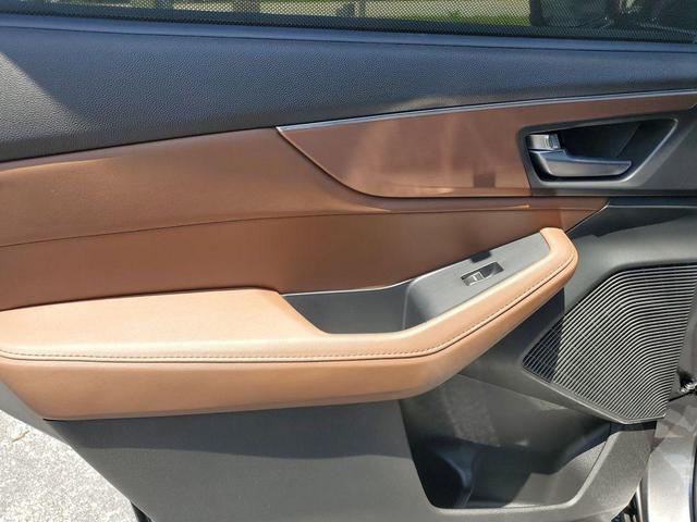 Photo of 2023 Liquid Carbon Metallic Acura MDX