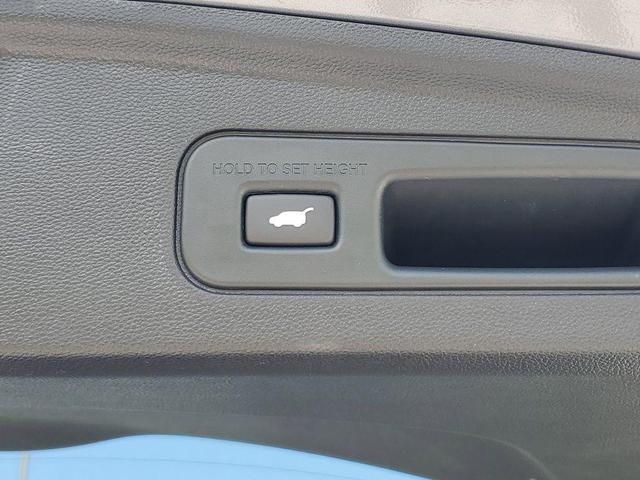 Photo of 2023 Liquid Carbon Metallic Acura MDX