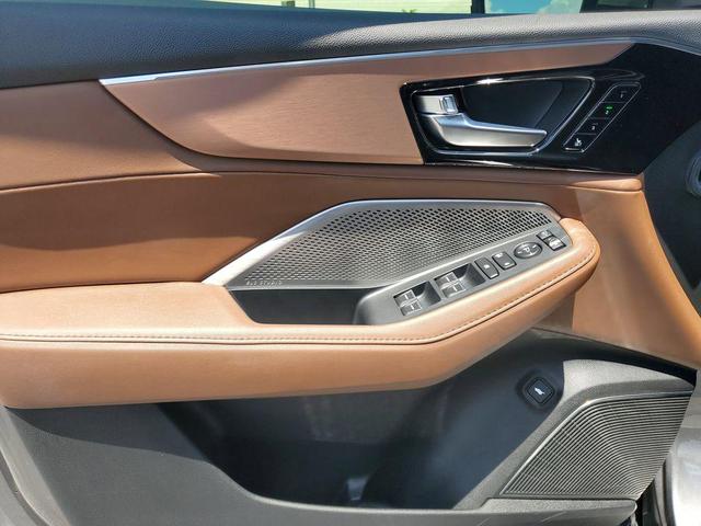 Photo of 2023 Liquid Carbon Metallic Acura MDX