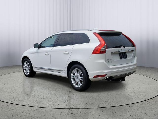 Photo of 2016 Ice White Volvo XC60
