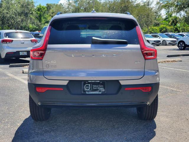 Photo of 2026 Aurora Silver Volvo XC40
