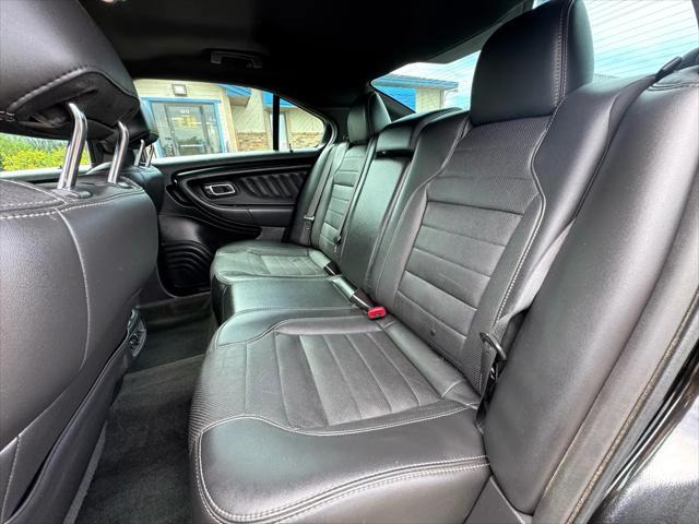 Photo of 2014 Tuxedo Black Metallic Ford Taurus
