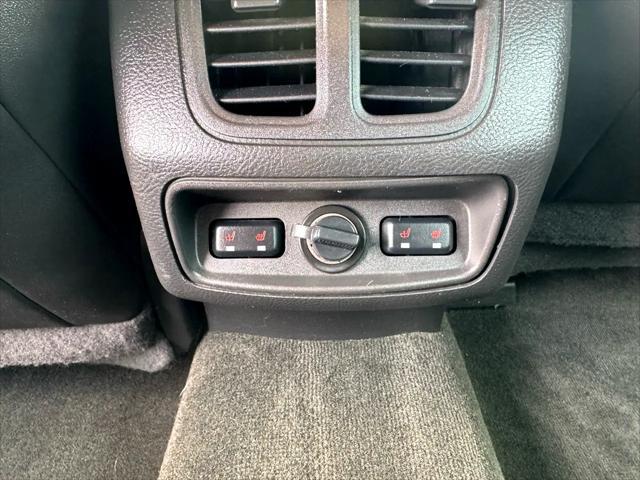 Photo of 2014 Tuxedo Black Metallic Ford Taurus