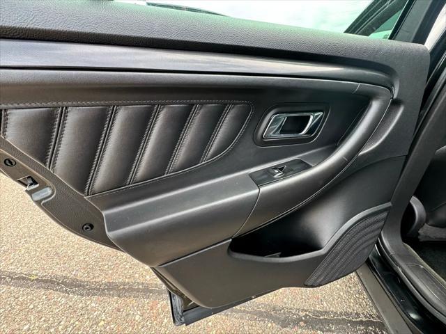 Photo of 2014 Tuxedo Black Metallic Ford Taurus