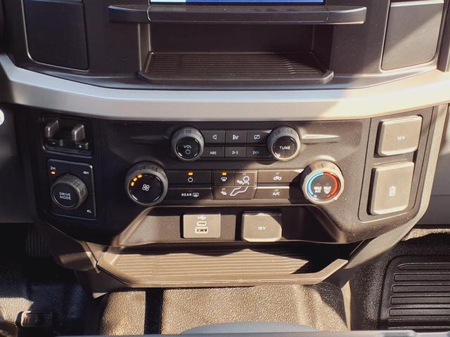 Photo of 2024 Oxford White Ford F-350