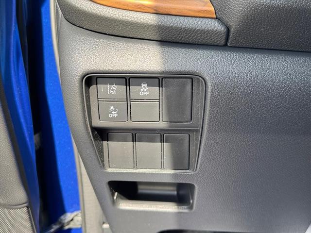Photo of 2020 Obsidian Blue Pearl Honda CR-V
