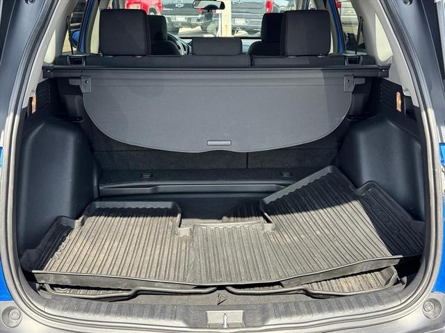 Photo of 2020 Obsidian Blue Pearl Honda CR-V