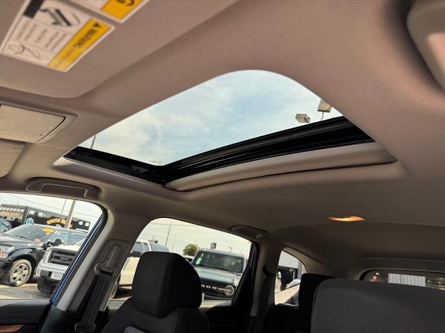 Photo of 2020 Obsidian Blue Pearl Honda CR-V