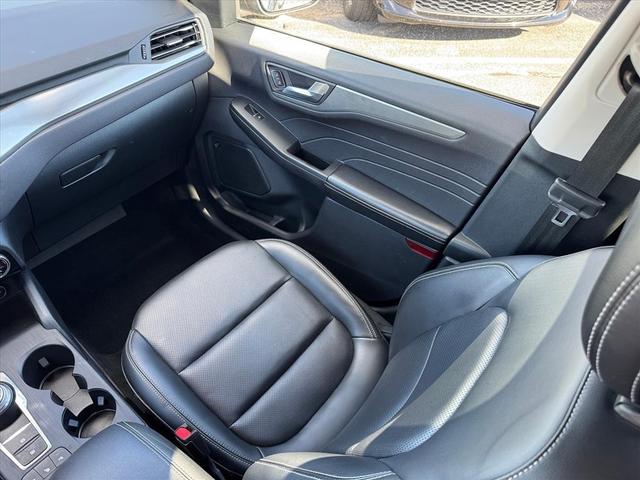 Photo of 2021 Carbonized Gray Metallic Ford Escape