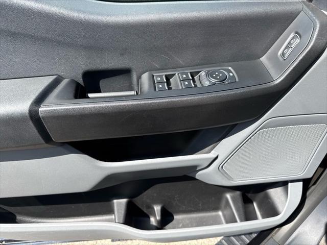 Photo of 2023 Agate Black Metallic Ford F-350