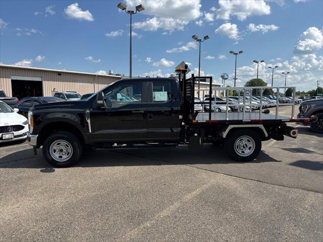 Photo of 2023 Agate Black Metallic Ford F-350