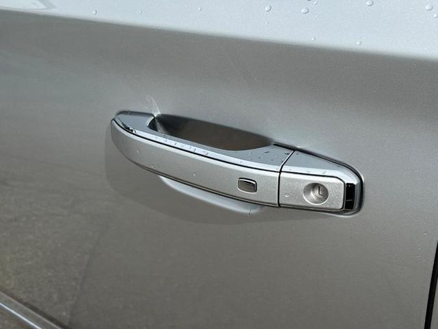 Photo of 2018 Quicksilver Metallic GMC Yukon