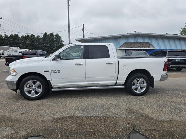 Photo of 2017 Bright White Clearcoat RAM 1500