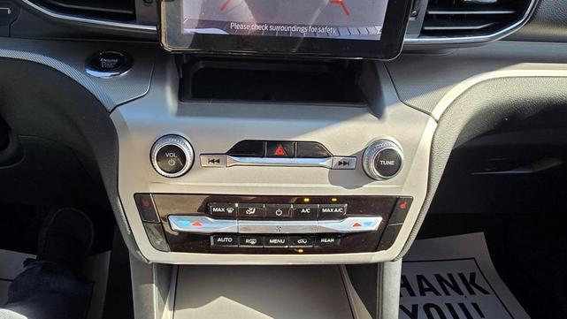 Photo of 2022 Iconic Silver Metallic Ford Explorer