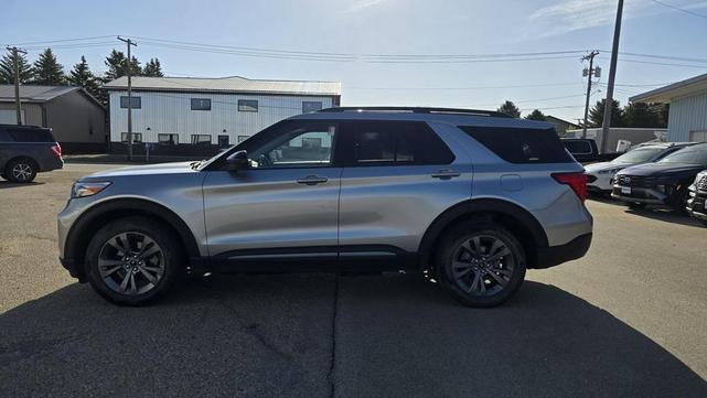 Photo of 2022 Iconic Silver Metallic Ford Explorer