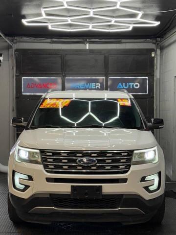 Photo of 2017 White Platinum Metallic Tri-Coat Ford Explorer