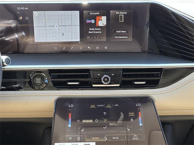 Photo of 2025 White INFINITI QX80