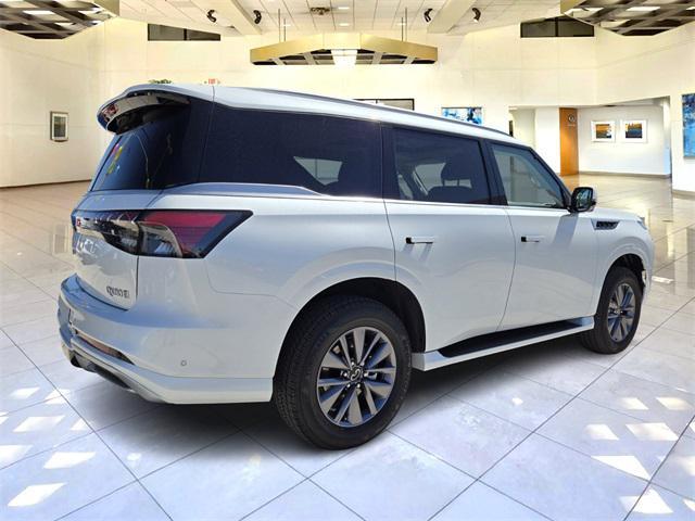 Photo of 2025 White INFINITI QX80